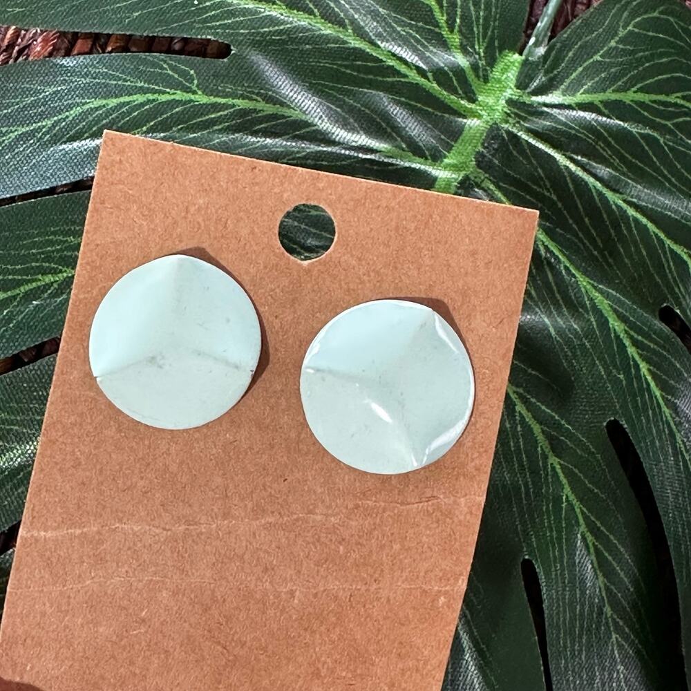 BOGO FREE OFF WHITE METAL 80’s button earrings